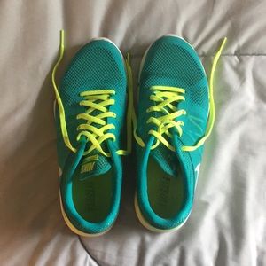 nike flex running shoes